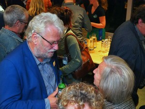 Wethouder Pieter Braaksma van de gemeente Dongeradeel (Dokkum) aan de Heineken, ook op 3 oktober 2016 tijdens een bijeenkomst in Seedykstertoer. Meer info: www.heineken.com. Foto: © Albert Hendriks Friesland Holland Nieuwsdienst.