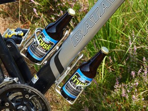 Frysk Fietsbier is een caloriearme, alcohol- en limonadevrije sportdrank.