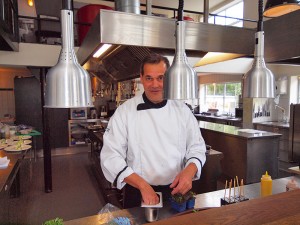 Chef-kok Henk Markus verwerkt in hoofdzaak Friese biologische streekproducten.
