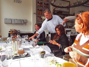 Chef-kok Henk Markus verwerkt in hoofdzaak Friese biologische streekproducten.